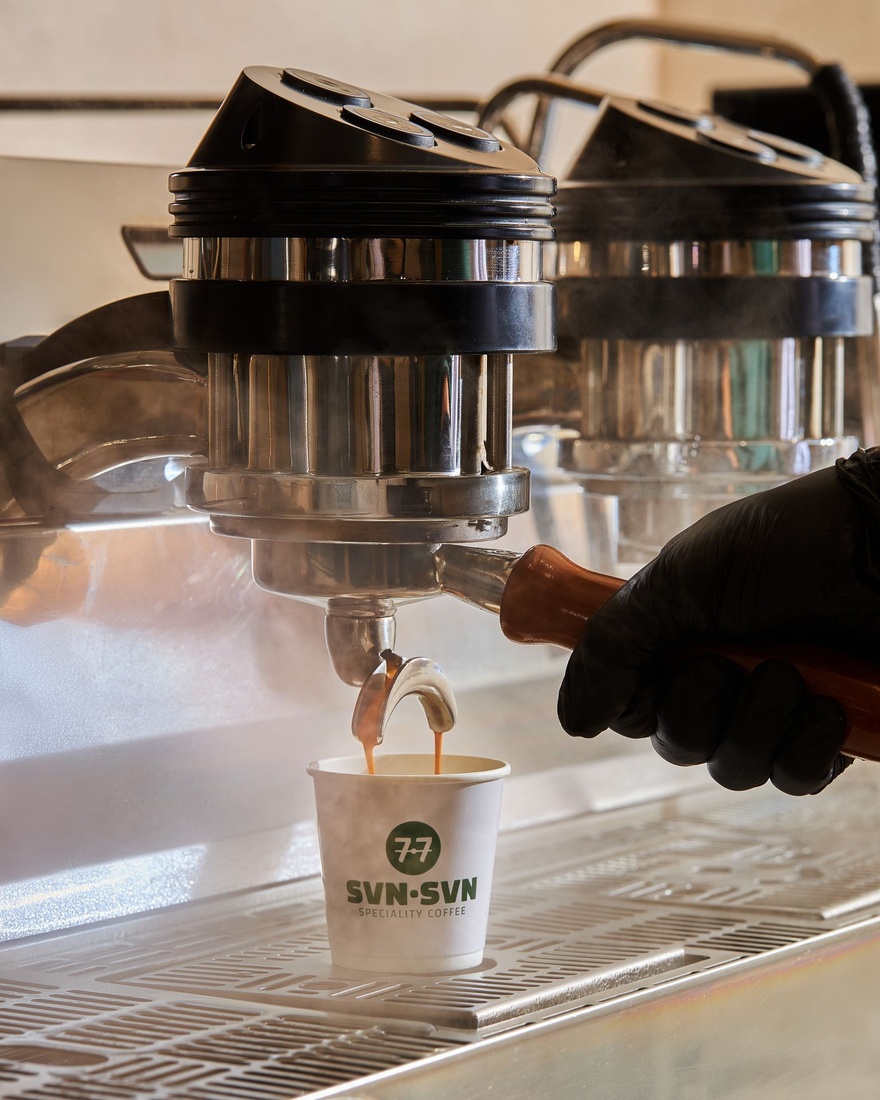 Espresso being pulled at 7.7